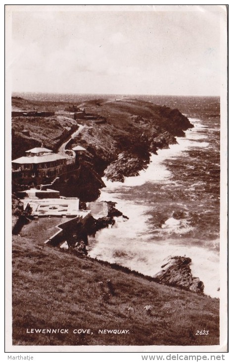 2623 - Lewennick Cove, Newquay. - Newquay