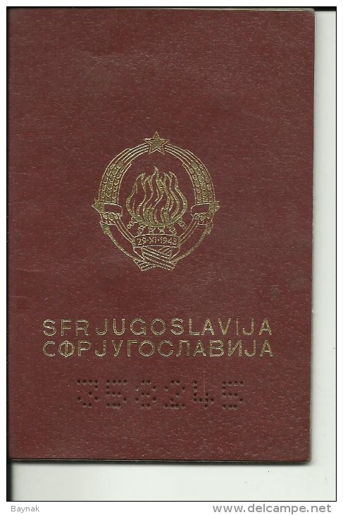 P72  -- SFR YUGOSLAVIA  ---  PASSPORT  --  LADY PHOTO  --  1987  ---  REISE NACH AUSTRIA, ITALIA - Historische Dokumente