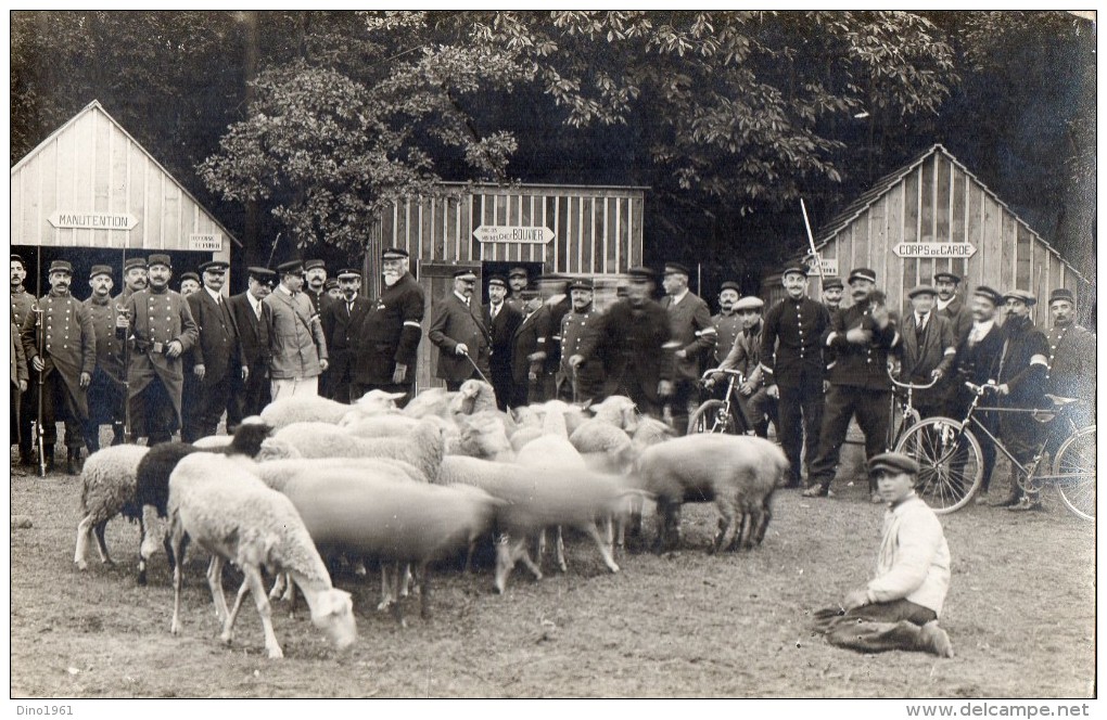 CPA 663 -  Carte Photo Militaire - Soldats Devant Stands Parc Des Minimes Mr BOUVIER - Moutons - VINCENNES ?? LE PERREUX - Characters