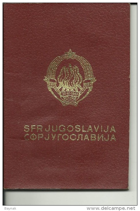 PM73  --  SFR YUGOSLAVIA  ---  PASSPORT   --   1984    --  HEATHROW AIRPORT LONDON, ITALIA, AUSTRIA  --  GENTLEMAN - Historische Dokumente