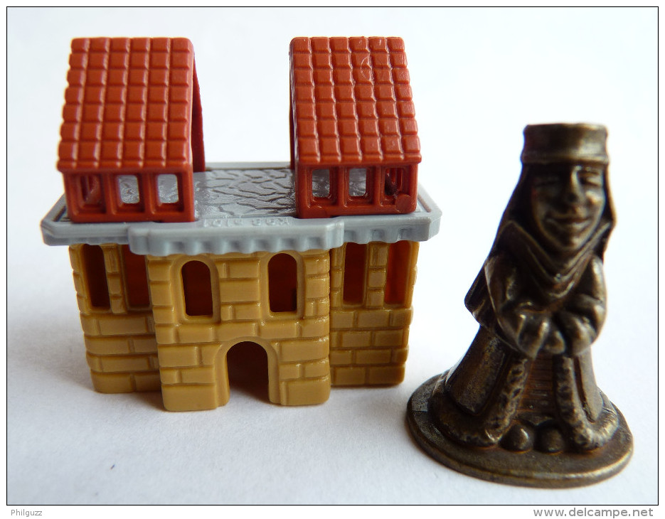 FIGURINE KINDER  METAL & PLASTIQUE - CHATEAUX MEDIEVAUX ET CHEVALIERS - HINTER DER STADTMAUER 4 HOFDAME MIT HAUS - Metal Figurines