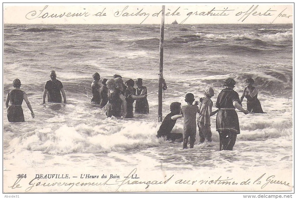 DEAUVILLE - L' Heure Du Bain - Deauville