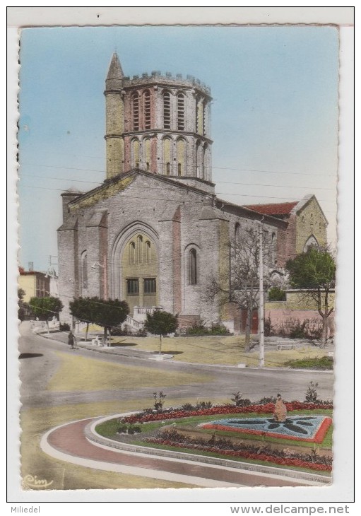 82 - CASTELSARRAZIN - Le Coeur Du Maire Et L'Eglise Saint Sauveur - Castelsarrasin