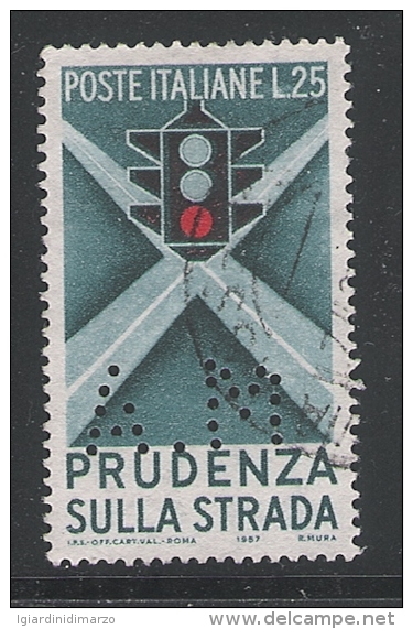PERFIN ITALIA REPUBBLICA - 1957: Valore Usato Da L. 25 CAMPAGNA DI EDUCAZIONE STRADALE (PERFIN) - In Buone Condizioni. - Perforiert/Gezähnt