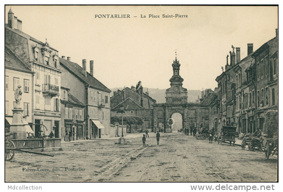 25 PONTARLIER / La Place Saint Pierre / - Pontarlier