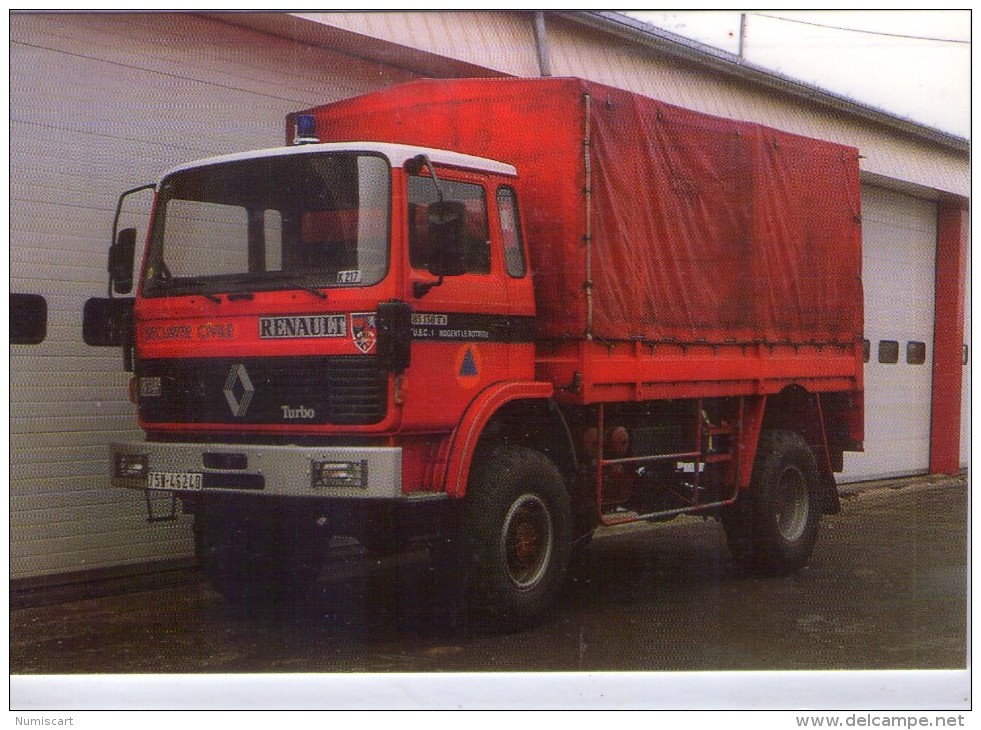 Pompiers.. Sapeurs-Pompiers.. Renault  R.V.I. 4x4 Pionnier.. Camion De Pompiers.. Nogent-le Rotrou - Sapeurs-Pompiers