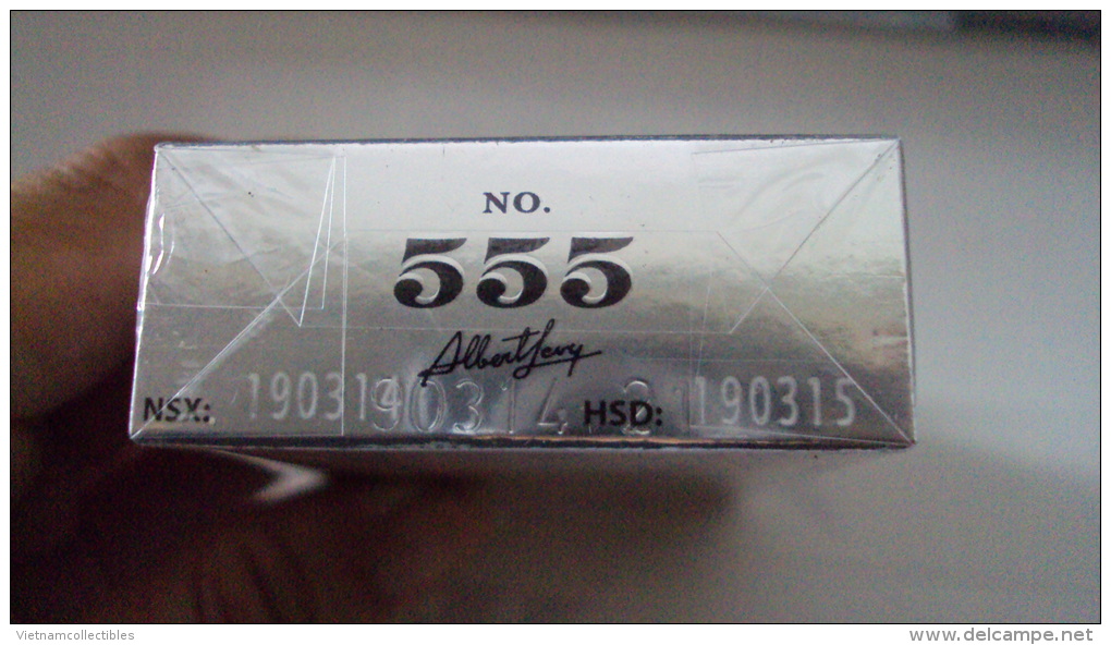 Vietnam Viet Nam 555 Light Opened Empty Hard Pack Of Tobacco Cigarette - Porta Sigarette (vuoti)