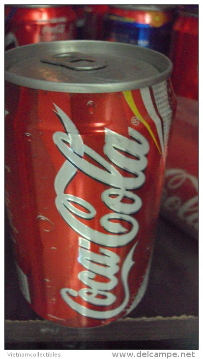 Vietnam Viet Nam Coca Cola Empty Can - Old Design With COKE - Opened At Bottom - Scatole E Lattine In Metallo