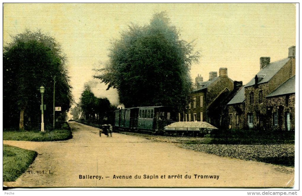 N°38781 -cpa Balleroy -avenue Du Sapin Et Arrêt Du Tramway- - Strassenbahnen