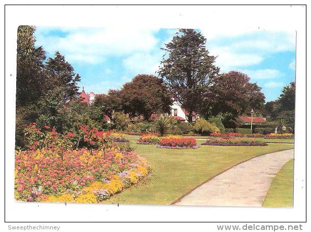 CRESCENT GARDENS FRINTON ON SEA POSTCARD ESSEX - Other & Unclassified