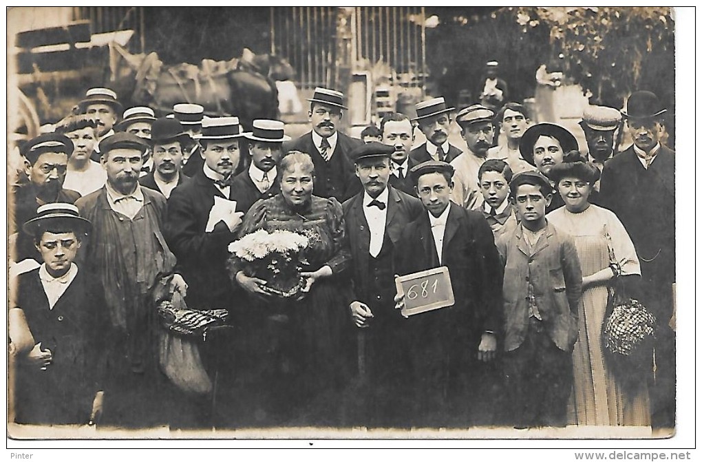 Groupe De PERSONNES - CARTE PHOTO - Carte Non Située - Hommes