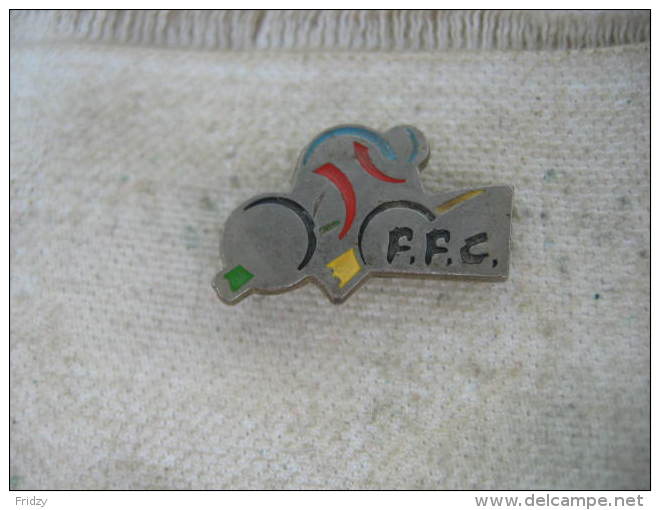 Pin's De La FFC, Fédération Francaise De Cyclisme - Radsport