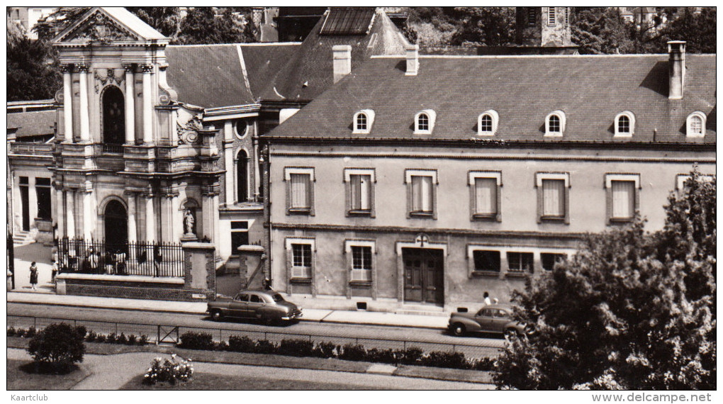 Lisieux: PLYMOUTH '50, PEUGEOT 203 - Le Carmel Et La Basilique  - (Calvados) -  France - PKW