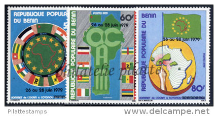 -Bénin 438/40**Drapeaux - Bénin – Dahomey (1960-...)