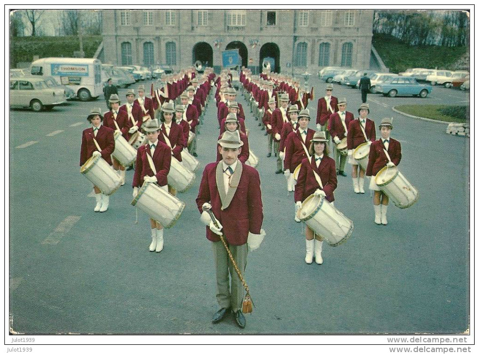 HUISSIGNIES ..-- CHIEVRES ..-- Royale Fanfare Communale . Voir Verso . - Chievres