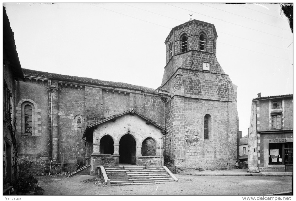 PN - 141 - SECONDIGNY - DEUX SEVRES - L' Eglise - Plaques De Verre