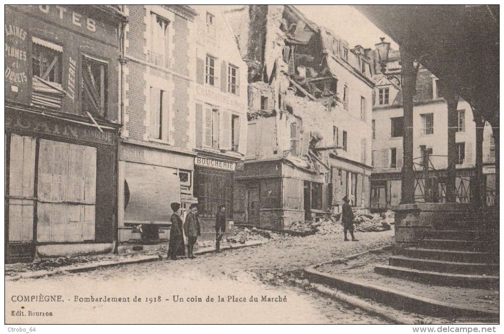 CPA COMPIEGNE 60 - Guerre 1918 - Un Coin De La Place Du Marché - Compiegne