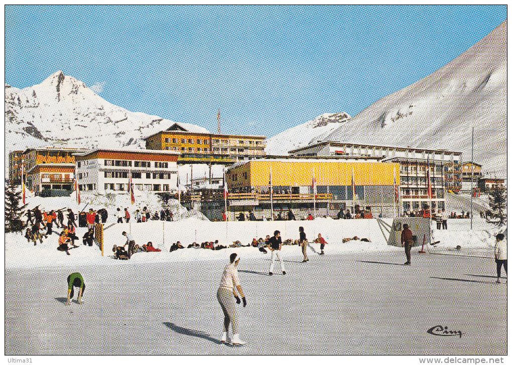 CPSM TIGNES SAVOIE LAC PATINOIRE ANIMATION PATIN A GLACE 1970 - Altri & Non Classificati