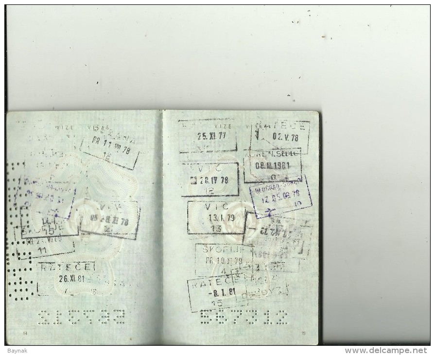 PM86  -- SFR   YUGOSLAVIA  --  PASSPORT  --  1977  --  4 X   VISA GREECE, CANADA, UNITED STATES  --   REVENUE, TAX STAMP - Historische Dokumente