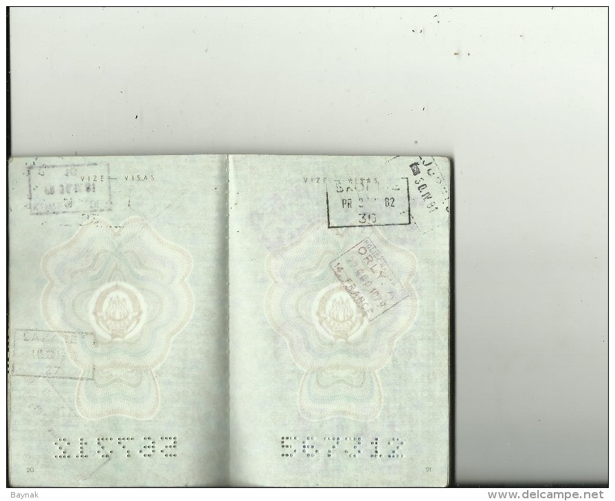 PM86  -- SFR   YUGOSLAVIA  --  PASSPORT  --  1977  --  4 X   VISA GREECE, CANADA, UNITED STATES  --   REVENUE, TAX STAMP