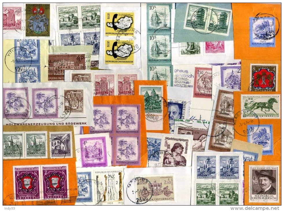 - LOT IMPORTANT DE TIMBRES D'AUTRICHE 2e 1/2 XXe S. SUR FRAGMENTS . - Colecciones