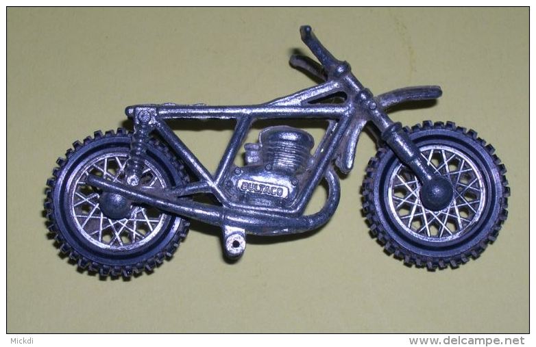 BULTACO MOTO MOTOCYCLETTE - 7 X 3,5 Cm - MODELE REDUIT - Motos