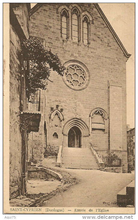 SAINT-CYPRIEN    Entrée De L'Eglise - Sarlat La Caneda