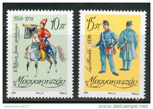 HUNGARY 1992 CULTURE Clothes POSTAL UNIFORMS - Fine Set MNH - Nuevos