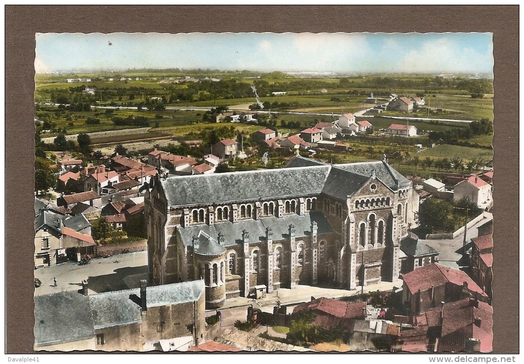 44 BOUGUENAIS VUE AERIENNE L'EGLISE BON ETAT  N° 6 - Bouguenais