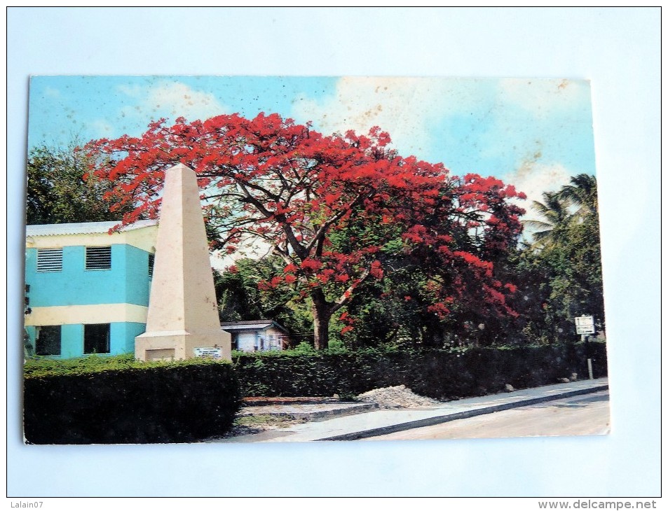 Carte Postale Ancienne : BARBADOS , St James , Monument Commemorating First Landing , 2 Stamps - Barbades