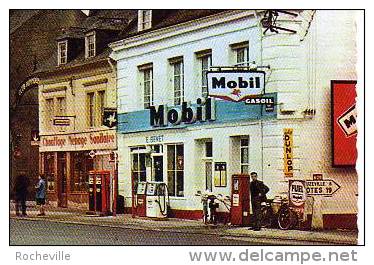 76-Saint-Saens- Place Maintenon-Commerces- Garage E. BENET- Pompes Mobil-Animée- Cpsm Couleurs - Saint Saens