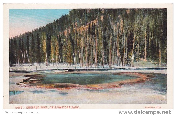 Emerald Pool Yellowstone Park Wyoming - Yellowstone