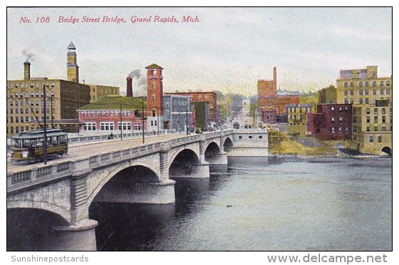 Bridge Street Bridge Grand Rapids Michigan - Grand Rapids