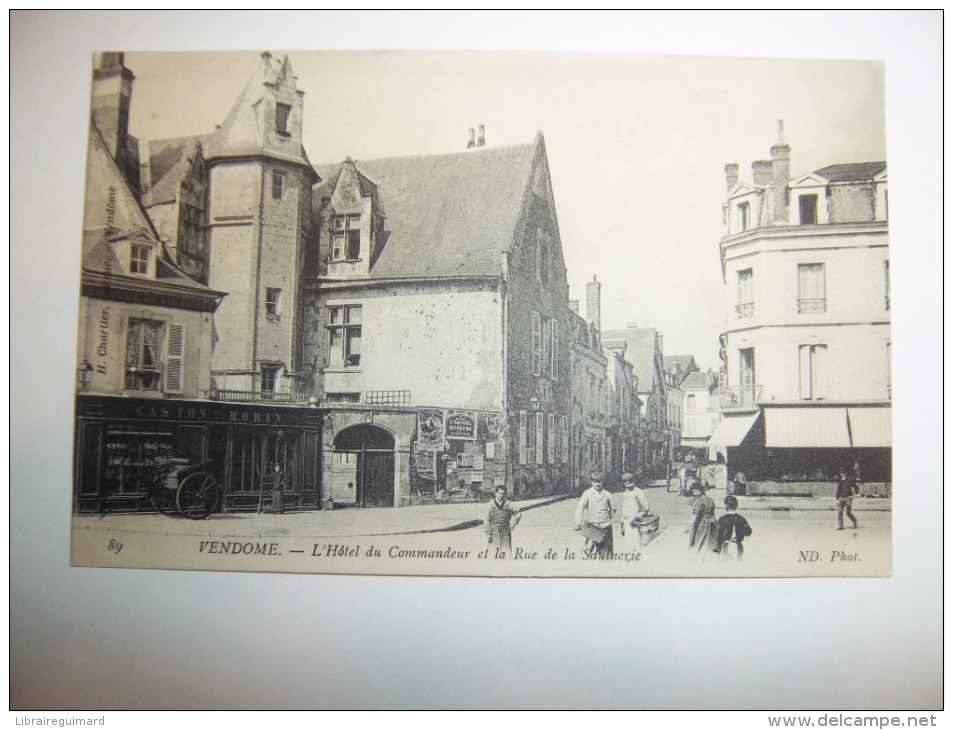 2uxn - CPA  N°89 - VENDOME - L'hôtel Du Commandeur Et La Rue De La Saulnerie - [41]  - Loir Et Cher - Vendome