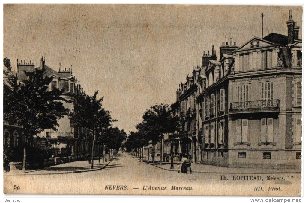 NEVERS ... L AVENUE MARCEAU - Nevers