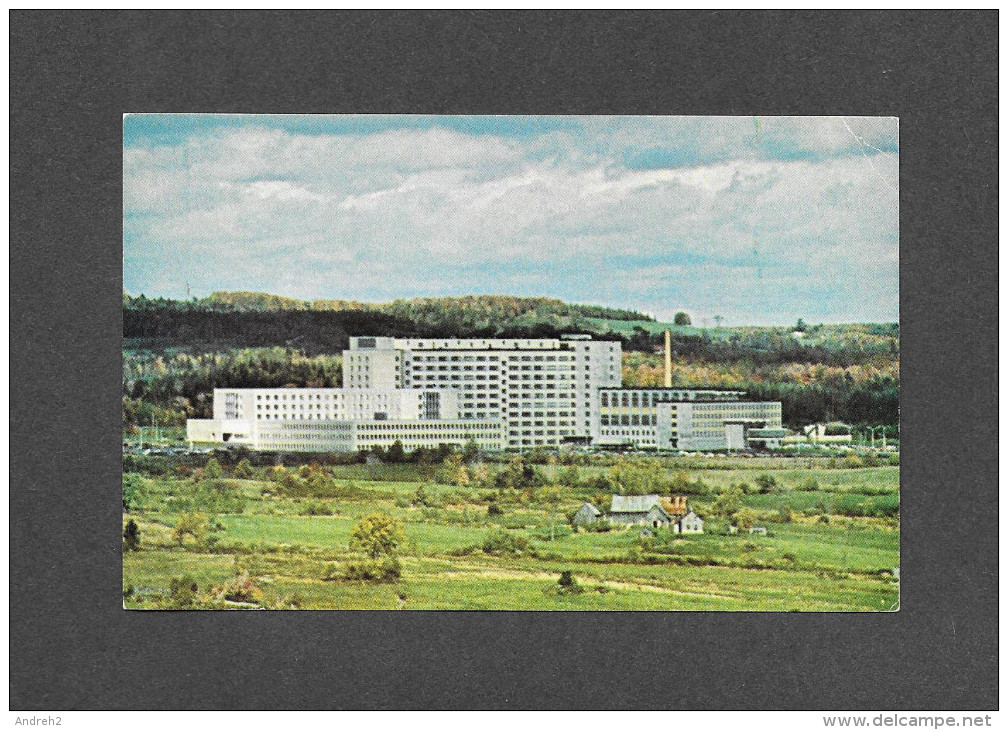 QUÉBEC - SHERBROOKE - LE CENTRE HOSPITALIER UNIVERSITAIRE DE SHERBROOKE - PAR METROLITHO INC - Sherbrooke