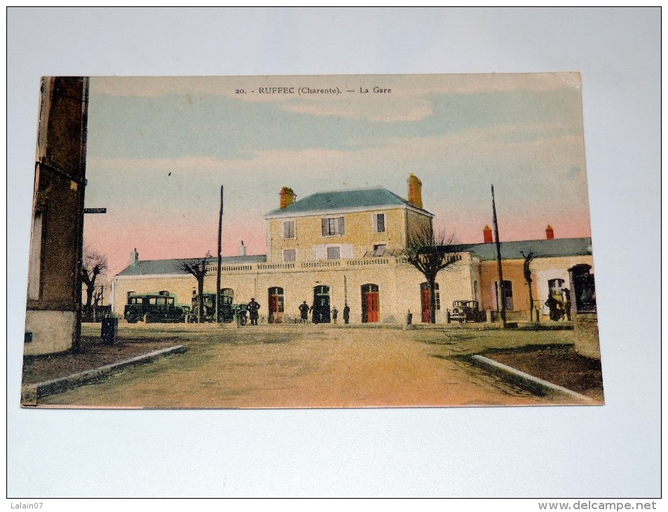 Carte Postale Ancienne : RUFFEC : La Gare , Animé - Ruffec