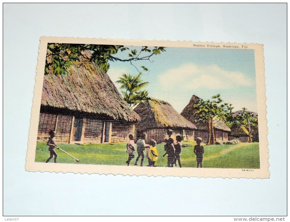 Carte Postale Ancienne : FIDJI , FIJI : Native Village , NADROGA - Fidji