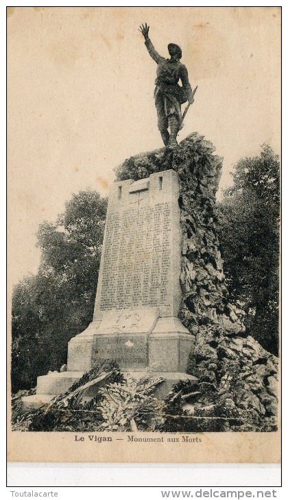 CPA 30 LE VIGAN MONUMENT AUX MORTS 1923 - Le Vigan