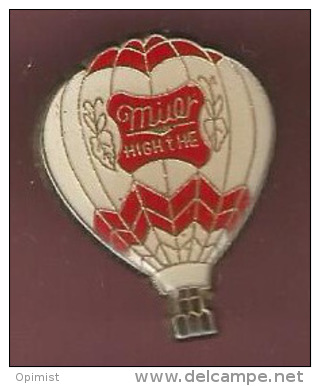 37568-Pin's.montgolfière .Ballon.Aviation Aérostat.Muer.hight Thé. - Fesselballons