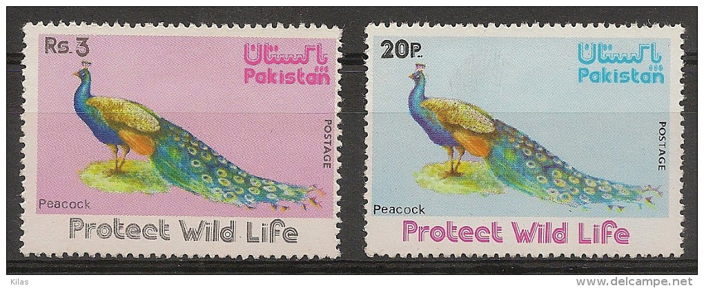 PAKISTAN 1976 Animal Protection , PEACOCKS MNH - Pavos Reales