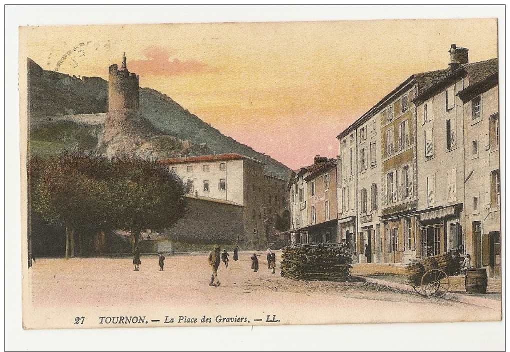 07 Tournon. La Place Des Graviers (11118) - Tournon