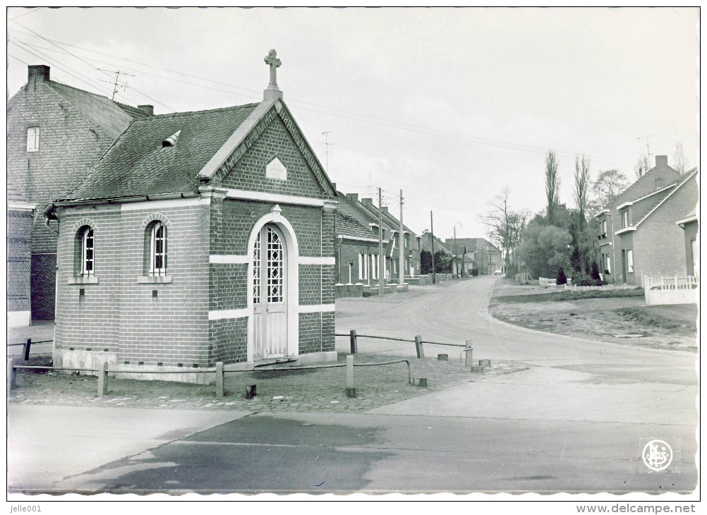 Veerle Pastorijstraat Met Kapel Van O.L.Vr. Van Bijstand - Laakdal