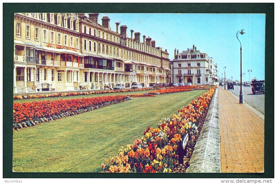 ENGLAND  -  Worthing  The Carpet Gardens  Used Postcard As Scans - Worthing