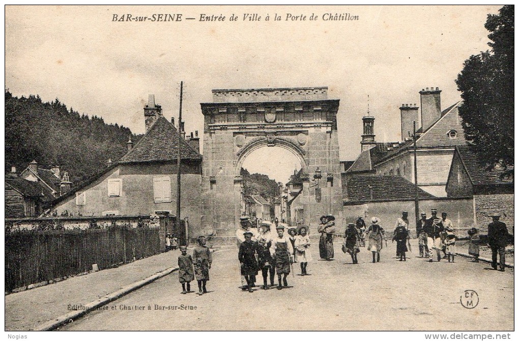 BAR SUR SEINE - L'ENTREE DE LA VILLE A LA PORTE DE CHATILLON - BELLE CARTE TRES ANIMEE -  TOP !!! - Bar-sur-Seine