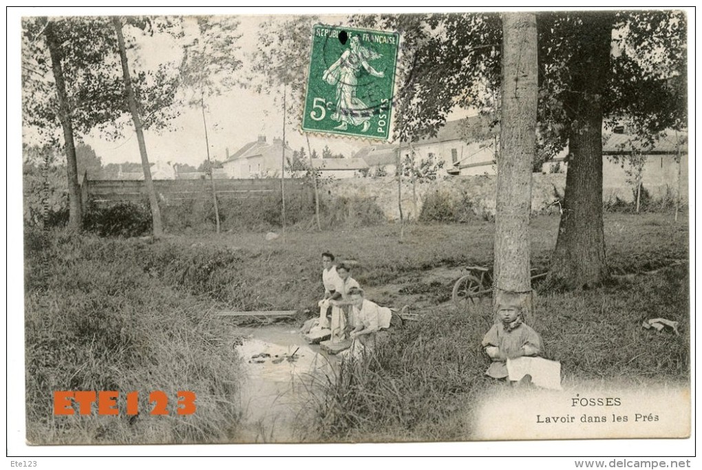 Fosses - Lavoir Dans Les Prés - Fosses