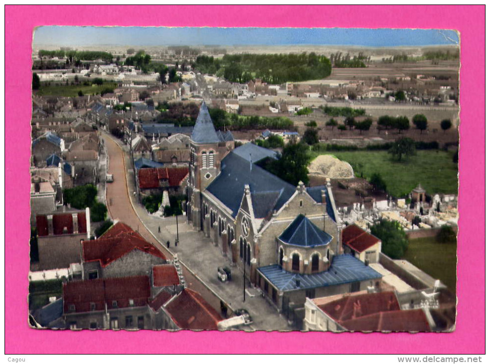 EN AVION AU DESSUS DE ....BAUVIN  (NORD) L' EGLISE Et Le MONUMENT - Autres & Non Classés