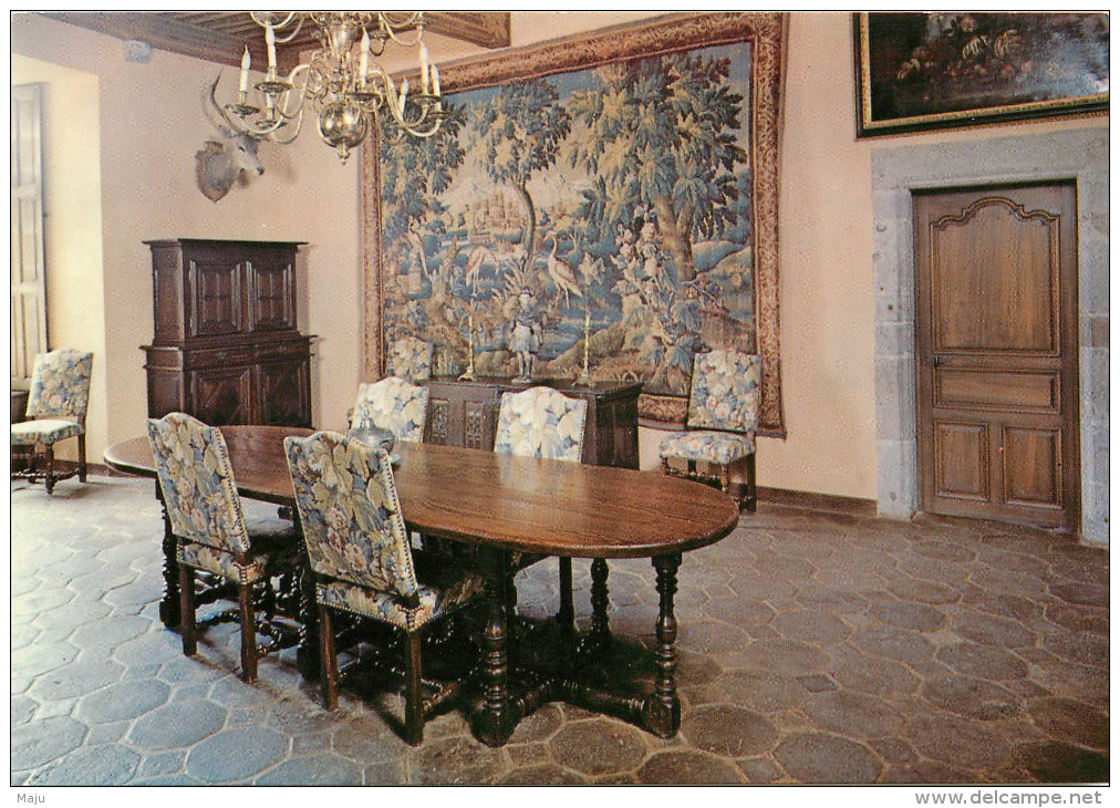 ORCIVAL INTERIEUR CHATEAU  SALLE A MANGER, MOBILIER  ET TAPISSERIE D'AUBUSSON DU XVIIè S. - Otros & Sin Clasificación