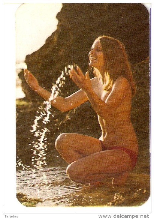 CALENDARIO DEL AÑO 1974 DE UNA CHICA SEXI (NUDE) (CALENDRIER-CALENDAR) - Petit Format : 1971-80