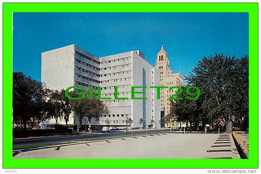 ROCHESTER, MN - THE NEW MAYO CLINIC BUILDING SHOWING OLD CLINIC IN THE BACKGROUND - - Rochester